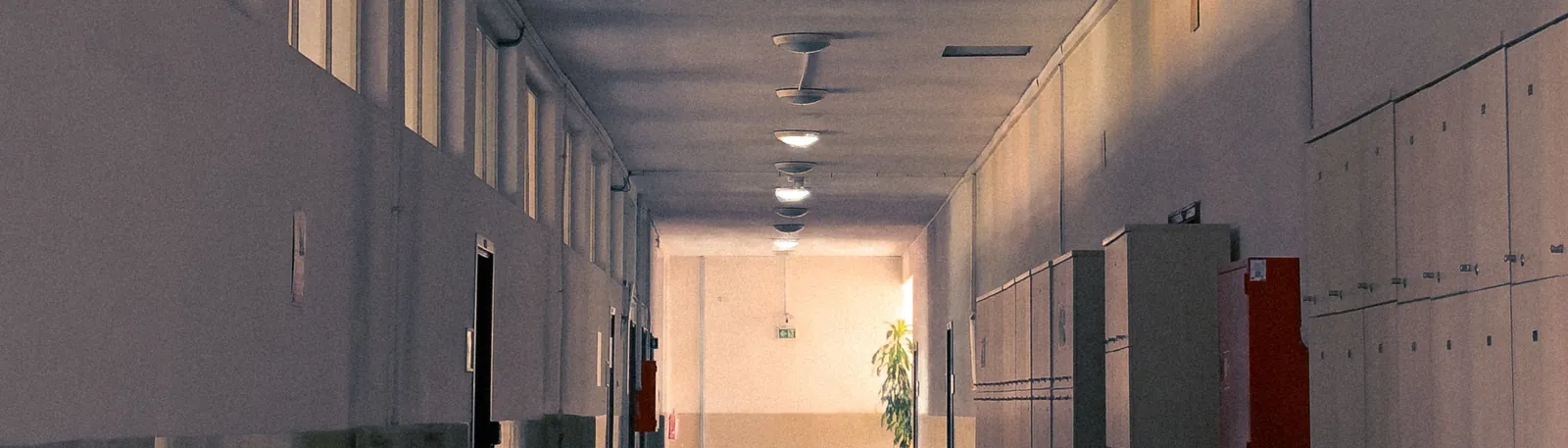 Pasillo del Instituto 25 de Mayo